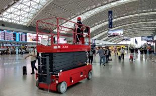 剪叉式高空作業(yè)平臺(tái)哪家好-就選19年品牌廠家迅特